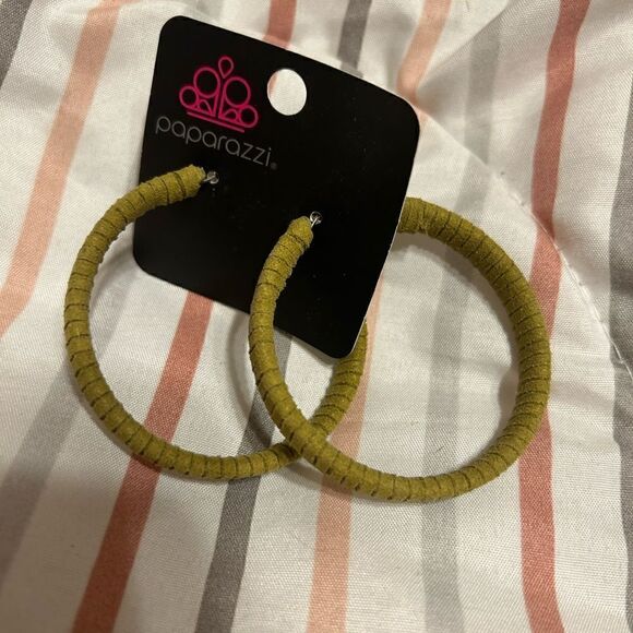 NWT Paparazzi Jewelry Hoop Earrings - Picture 5 of 6